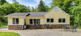 Waterfront Ballston Lake Home: 15 Mi to Saratoga!