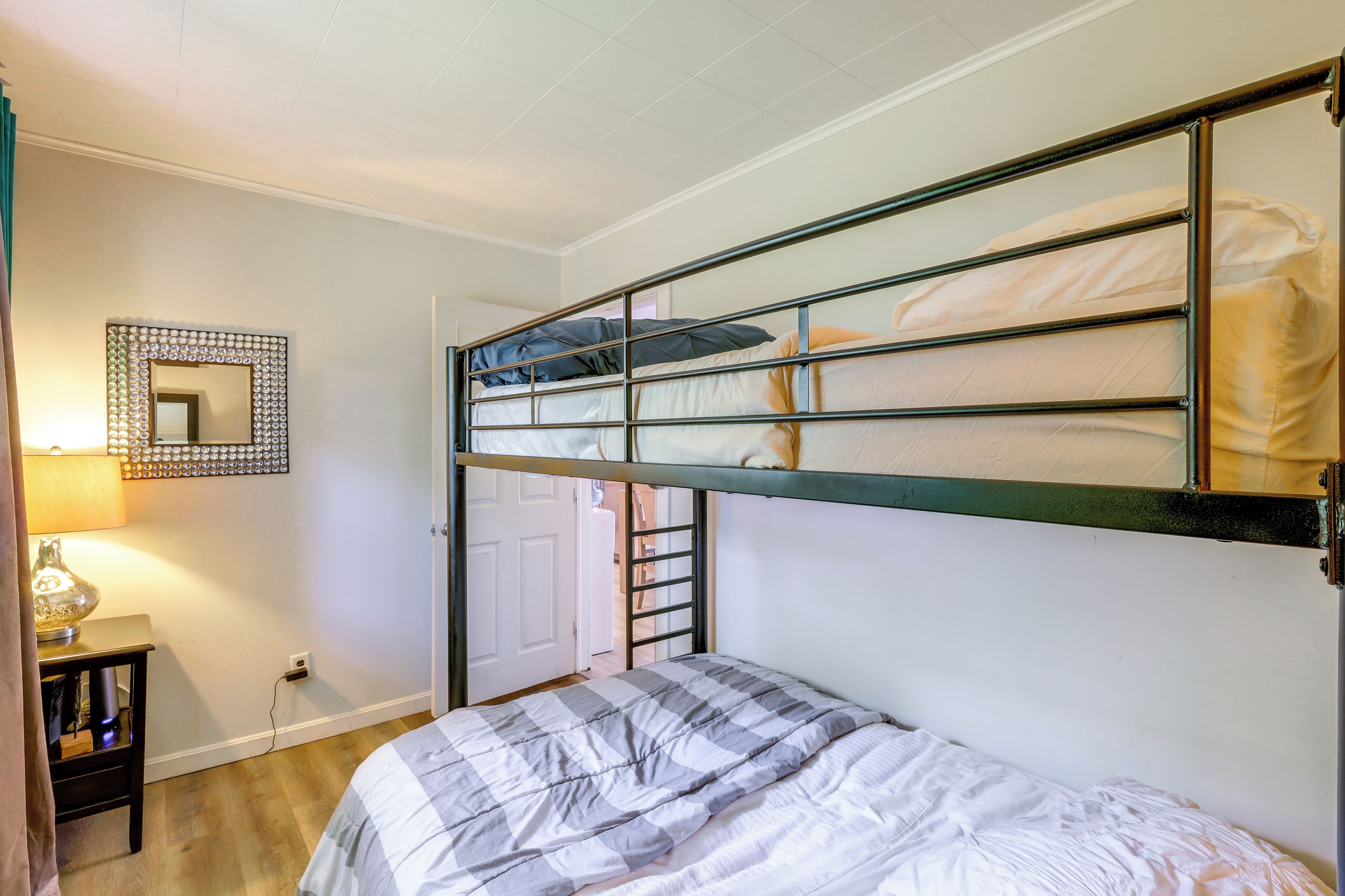 2 chambres, fer et planche à repasser, lit parapluie, accès Internet