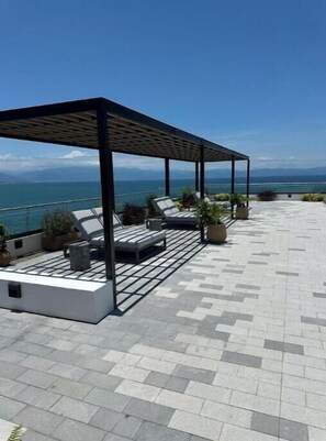 Terrace/patio - Arama Bay Luxury: Ocean View and Premium Amenities 2 (Bucerías)