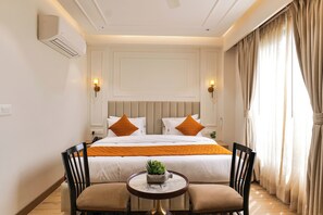 Deluxe Room - Hotel Arshiv (New Delhi)