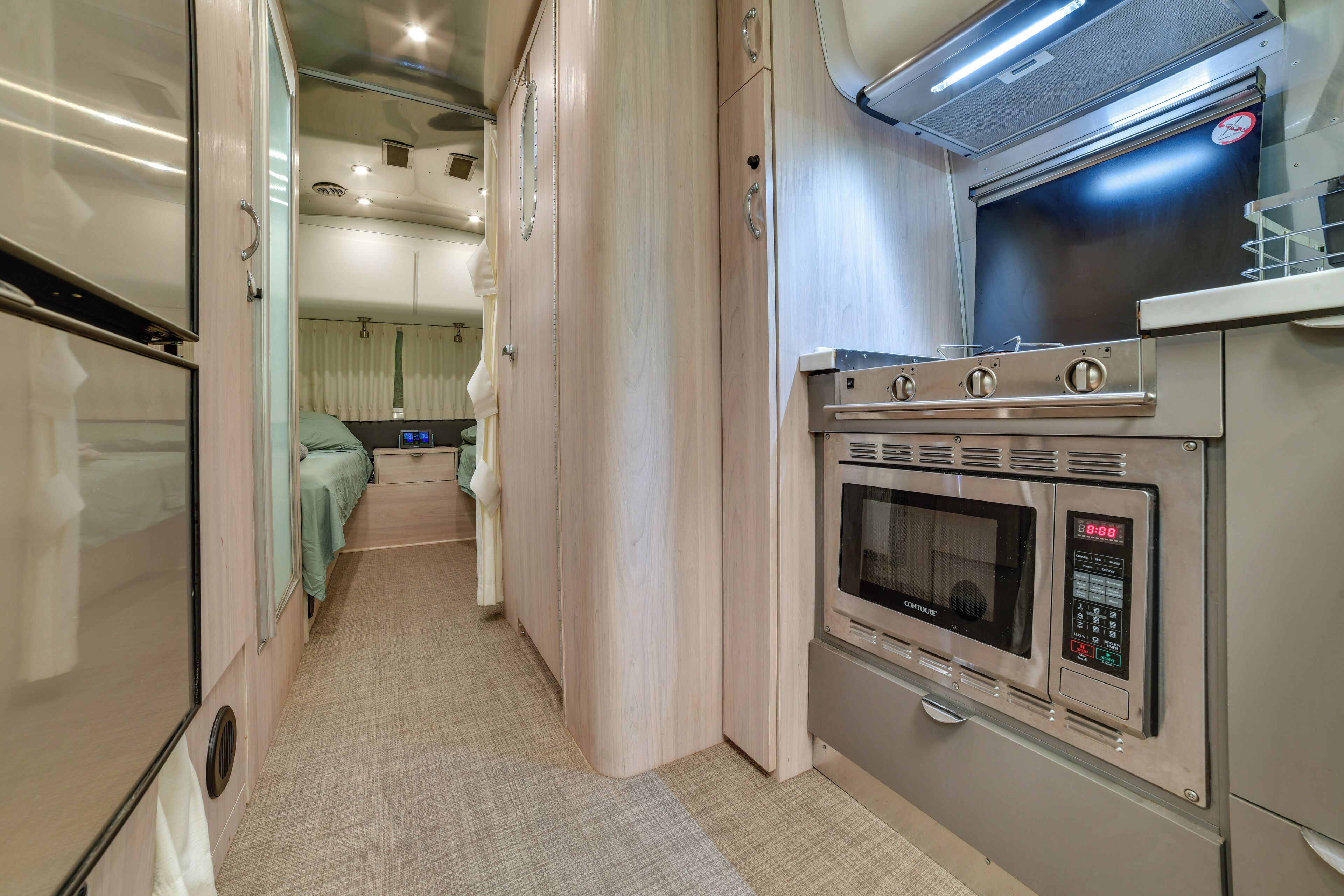 1 bedroom, desk, internet, bed sheets