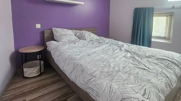 2 bedrooms, bed sheets