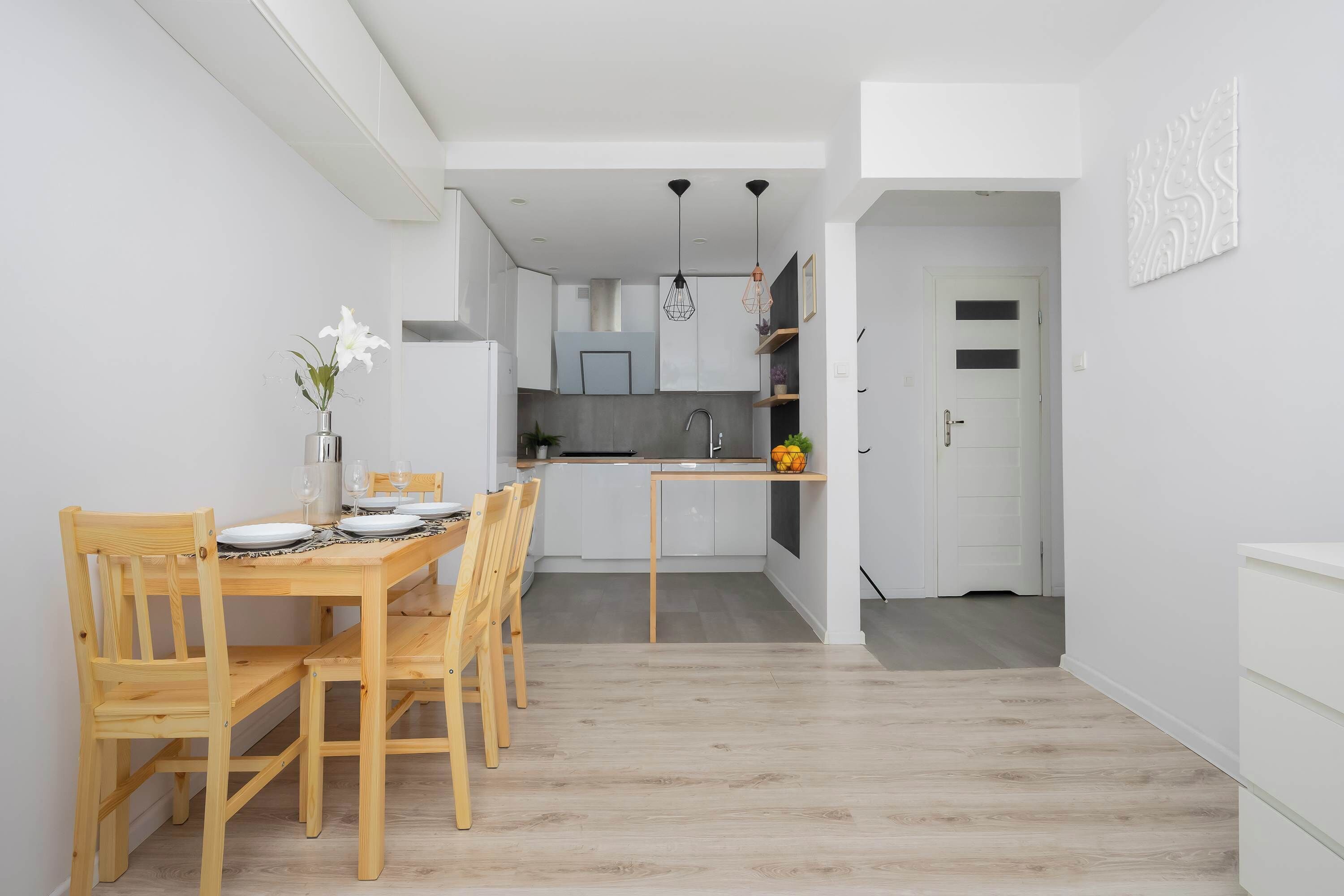 Kühlschrank, Mikrowelle, Herdplatte, Geschirrspüler