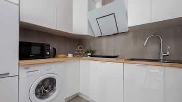 Fridge, microwave, stovetop, dishwasher