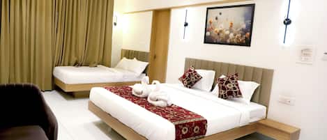 Super Deluxe Room | Desk, laptop workspace, WiFi (free)