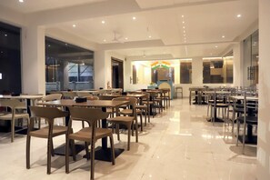Dining - Hotel Ellora Pride (Malkapur)
