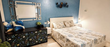 1 bedroom, iron/ironing board, WiFi (free), bed sheets