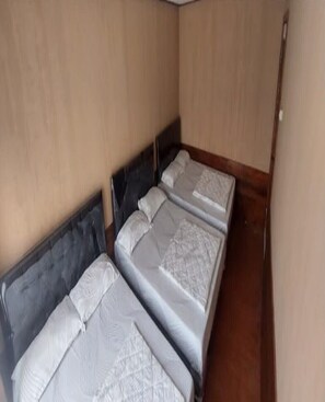 Basic Villa, Patio