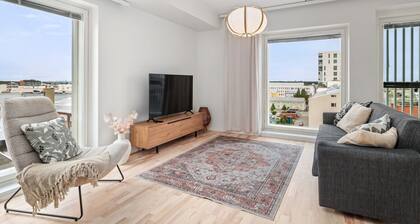 New 2BR Apt with Sauna | Stunning Views | Downtown