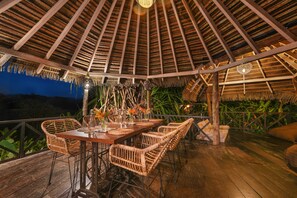 Tempat makan outdoor