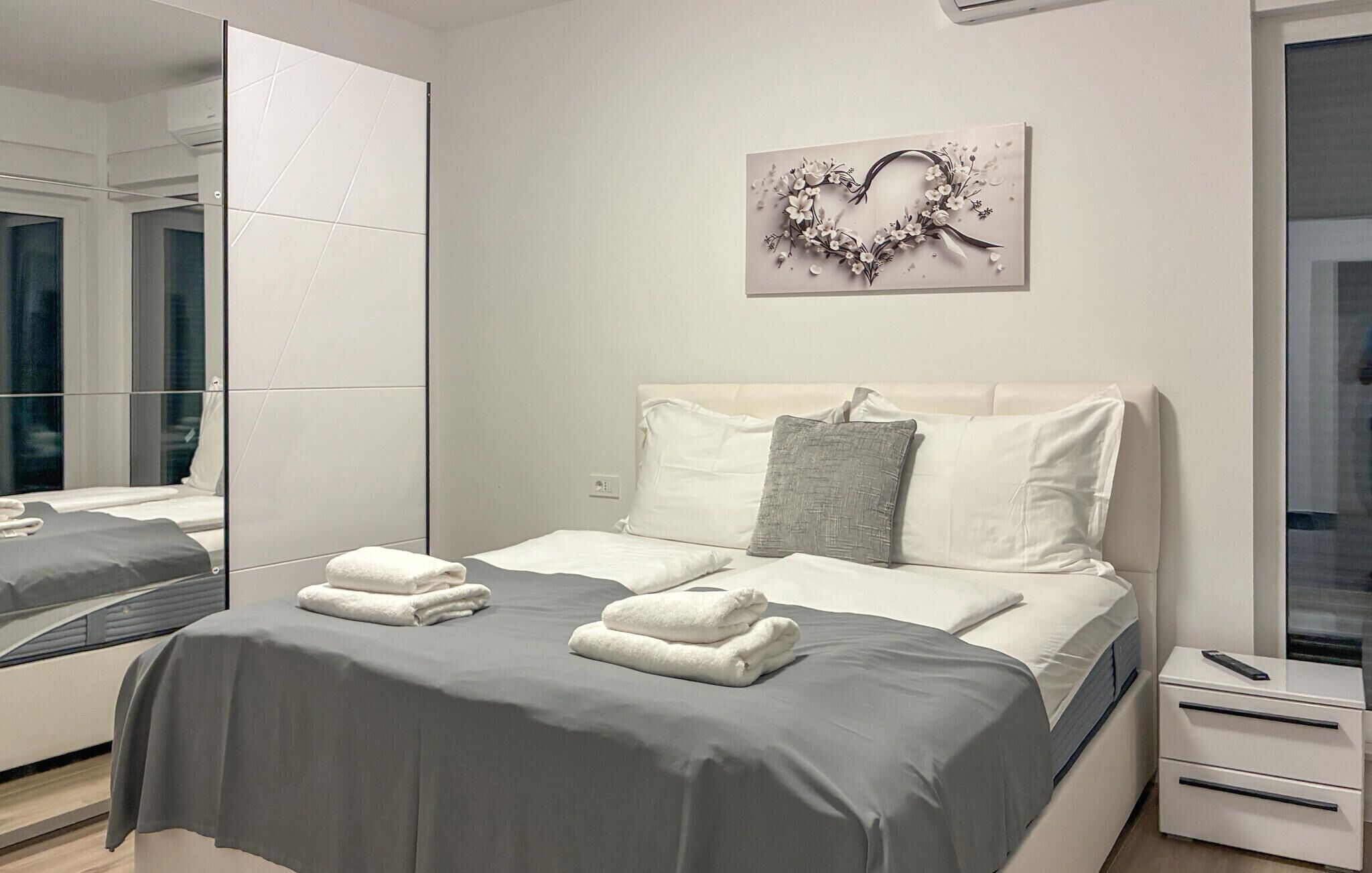 3 chambres, fer et planche à repasser, Wi-Fi gratuit