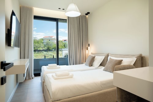 Luxury Villa with swimming pool,seaview,lakeview,jacuzzi