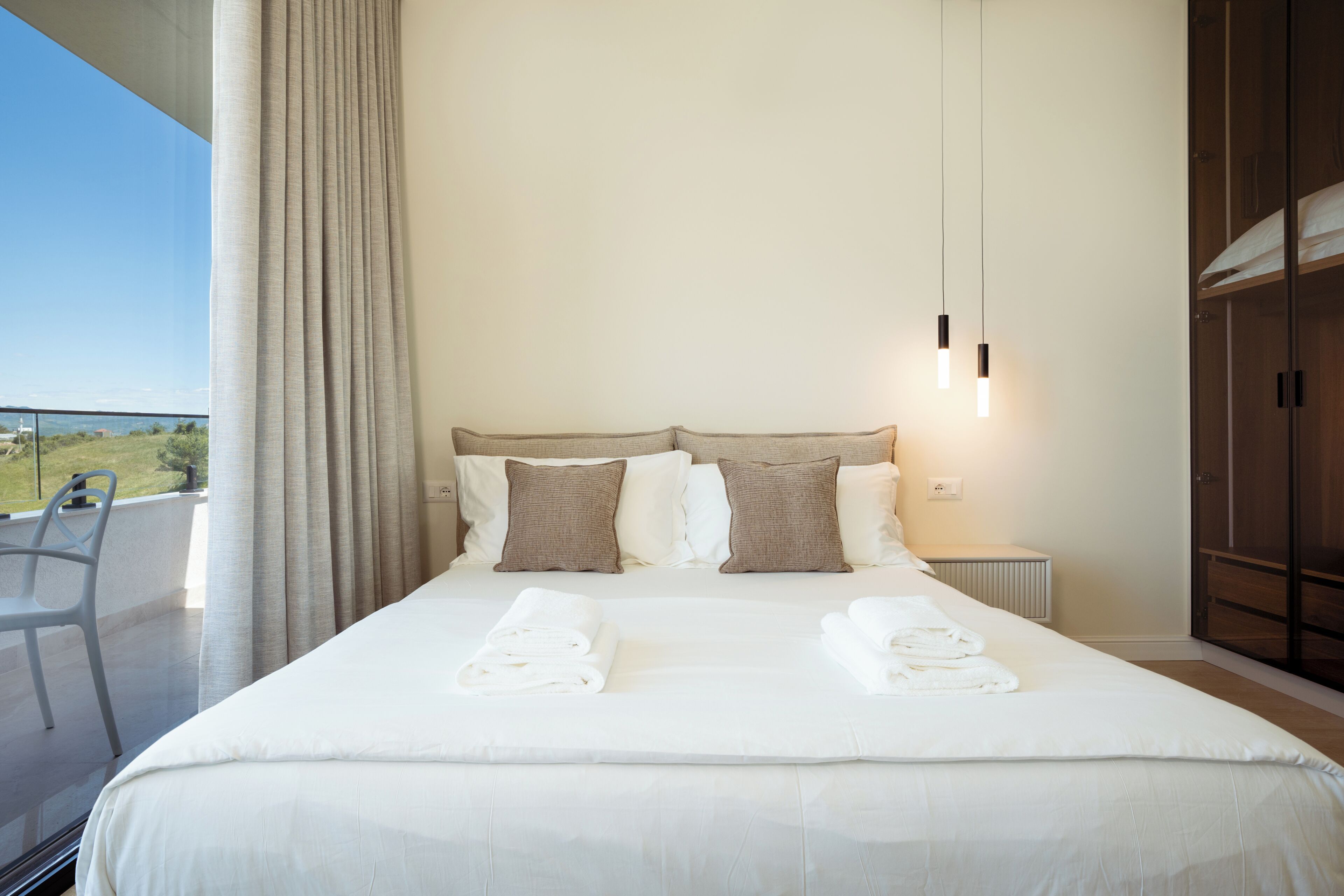 5 chambres, fer et planche à repasser, accès Internet, draps fournis