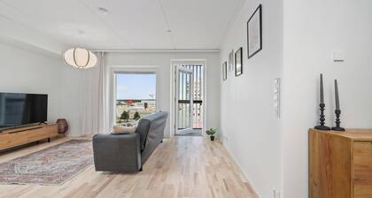 New 2BR Apt with Sauna & Stunning Views