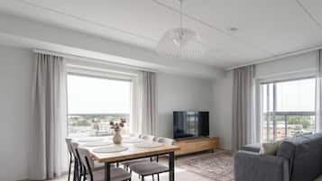 Comfort Apartment, 2 Bedrooms, City View | Living area