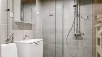 Comfort-Apartment, 2 Schlafzimmer, Stadtblick | Badezimmer | Dusche, Regendusche, Haartrockner, Bidet