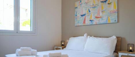 Villa Deluxe, vista al jardín | Cortinas blackout, tabla de planchar con plancha y wifi gratis