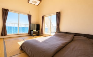 3 bedrooms, WiFi (free), bed sheets
