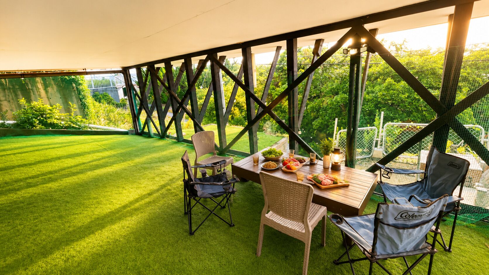 Outdoor dining