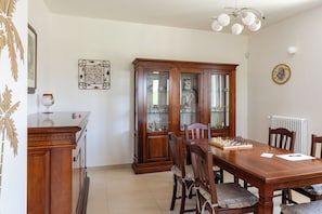 Dining - Villa di Giorgio—A Prestigious Retreat and Private Spa (Sicilia)