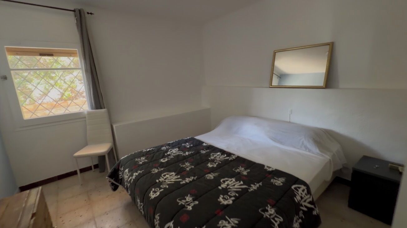 2 bedrooms, WiFi (free), bed sheets
