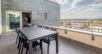 An elegant 198-square-meter apartment, perfect for six guests, located on the sixth floor of a modern building with an elevator (NOT accessible to people with disabilities).The property is situated in Treviglio, a town known for its lively historic cente