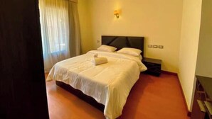 2 bedrooms, WiFi - Chic 2BR Apartment with Private Garden | Prime Location by AUC (Cairo Governorate)