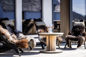 Outdoor dining - Rosenlund Hamn (Møre og Romsdal)
