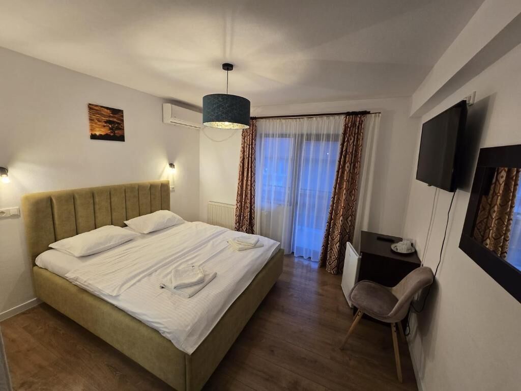 Doppelzimmer, Balkon, Stadtblick