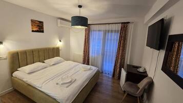 Doppelzimmer, Balkon, Stadtblick