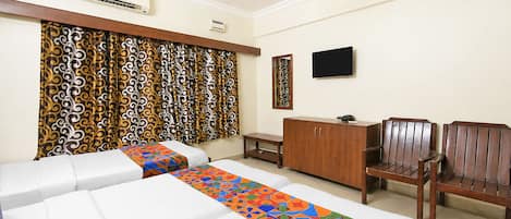Family Room | Egyptian cotton sheets, premium bedding, in-room safe, desk