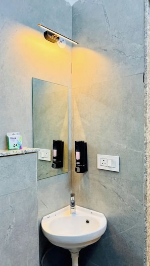 Buồng tắm vòi sen, vòi sen phun mưa, đồ dùng nhà tắm miễn phí 