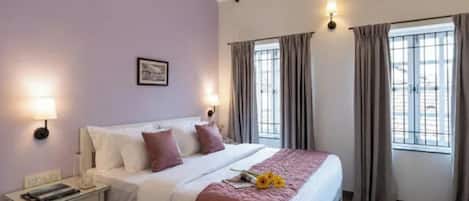 Deluxe Room | Egyptian cotton sheets, premium bedding, in-room safe, desk