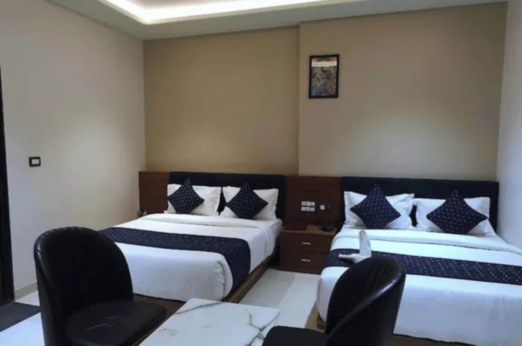 Family Room | Egyptian cotton sheets, premium bedding, desk, WiFi (free)
