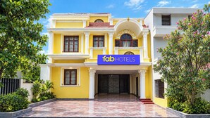 Mặt tiền nơi lưu trú