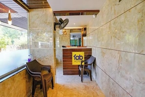 Reception - Fabhotel Dwarka (Pune)