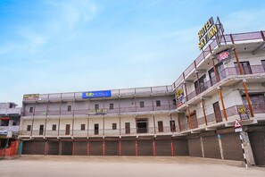 Mặt tiền nơi lưu trú