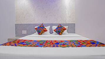 Egyptian cotton sheets, premium bedding, in-room safe, desk