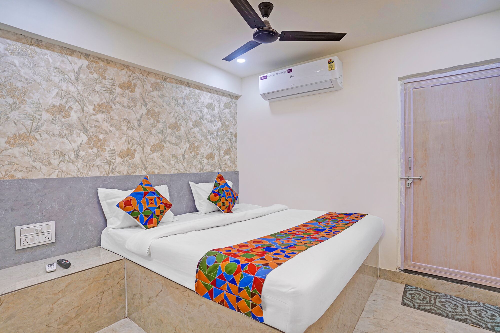 Premium Room | Egyptian cotton sheets, premium bedding, in-room safe, desk