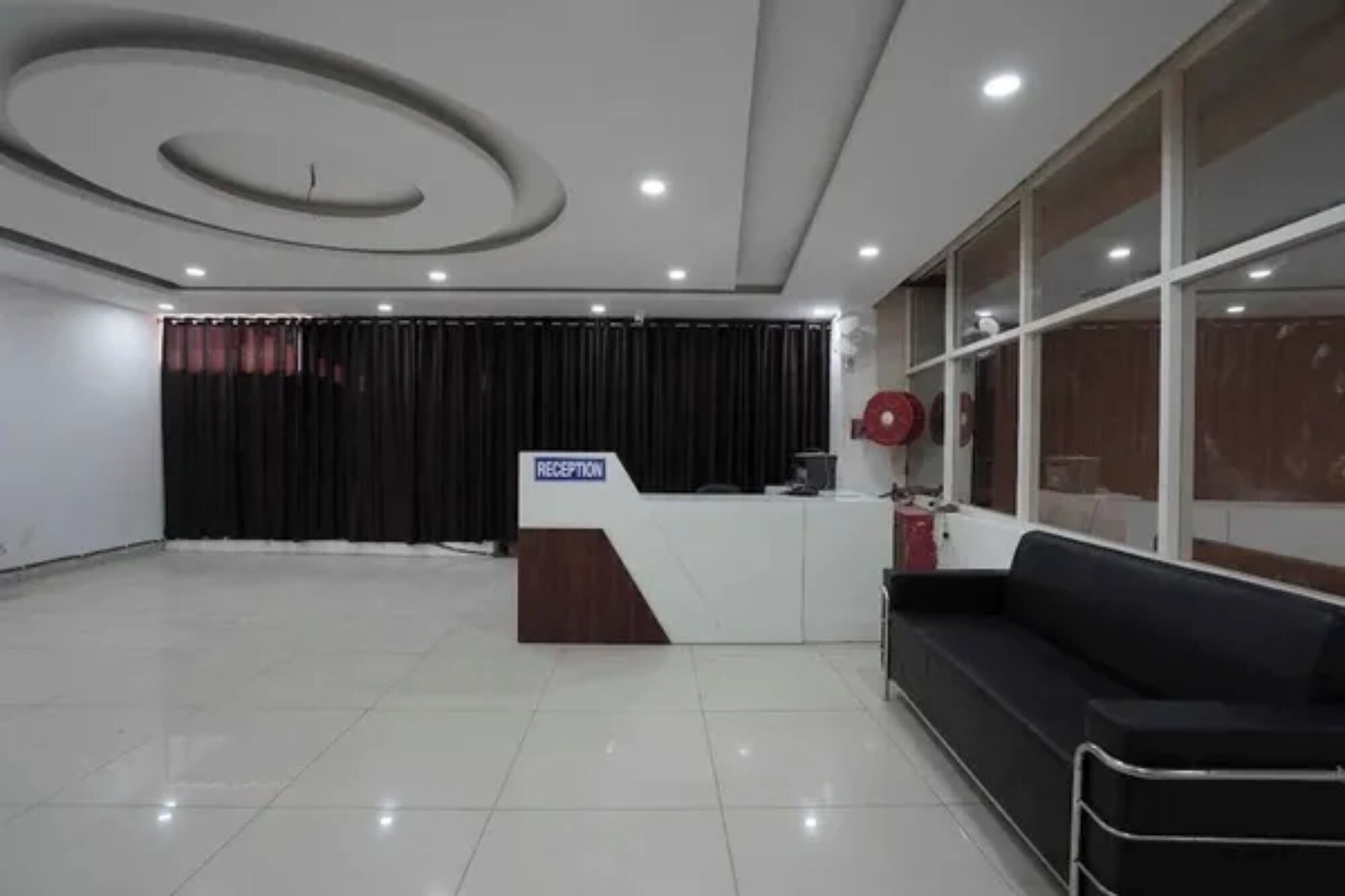 Quầy tiếp tân
