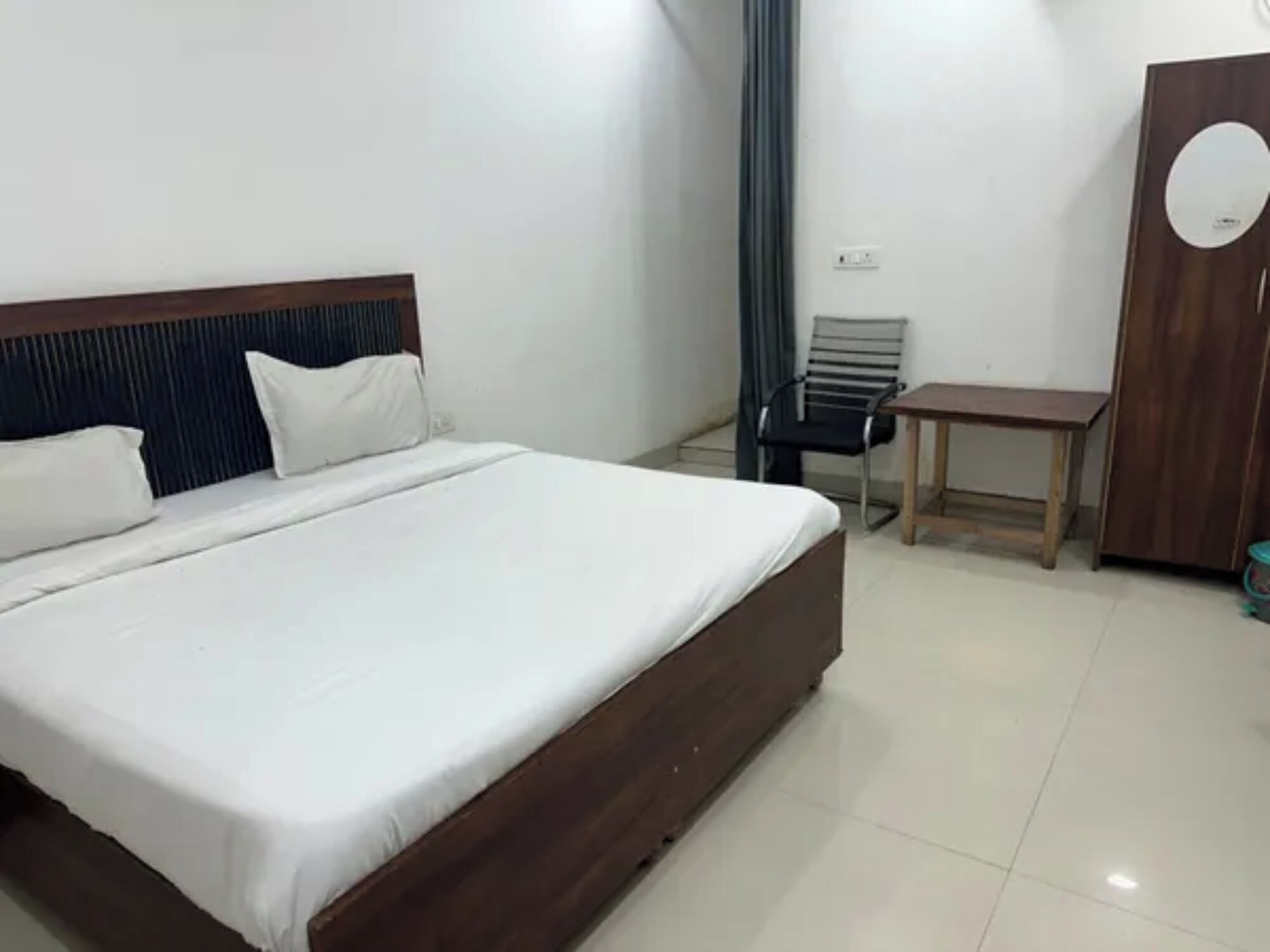 Phòng Deluxe | Bộ trải giường bằng vải cotton Ai Cập, bộ đồ giường cao cấp 