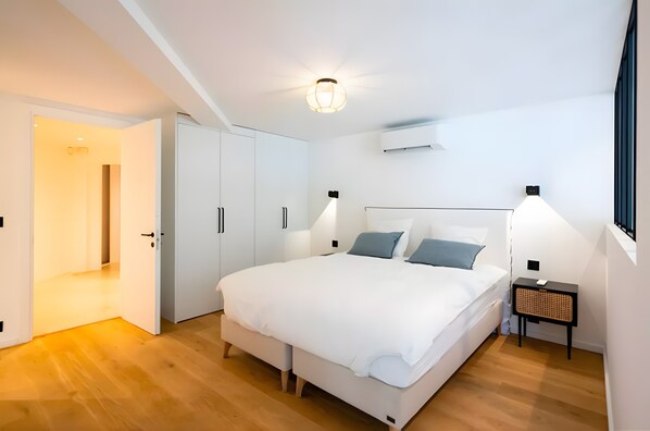 6 habitaciones, tabla de planchar con plancha, wifi y ropa de cama 