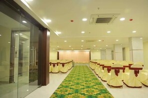Banquet hall - Fabhotel Swagath Grand (Khammam)