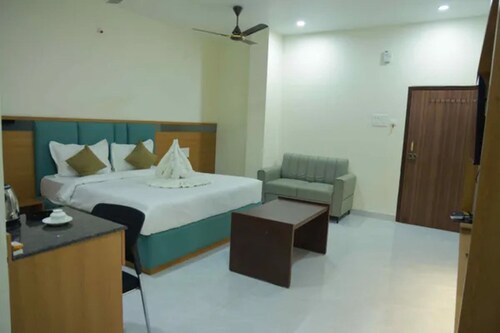 Fabhotel Swagath Grand
