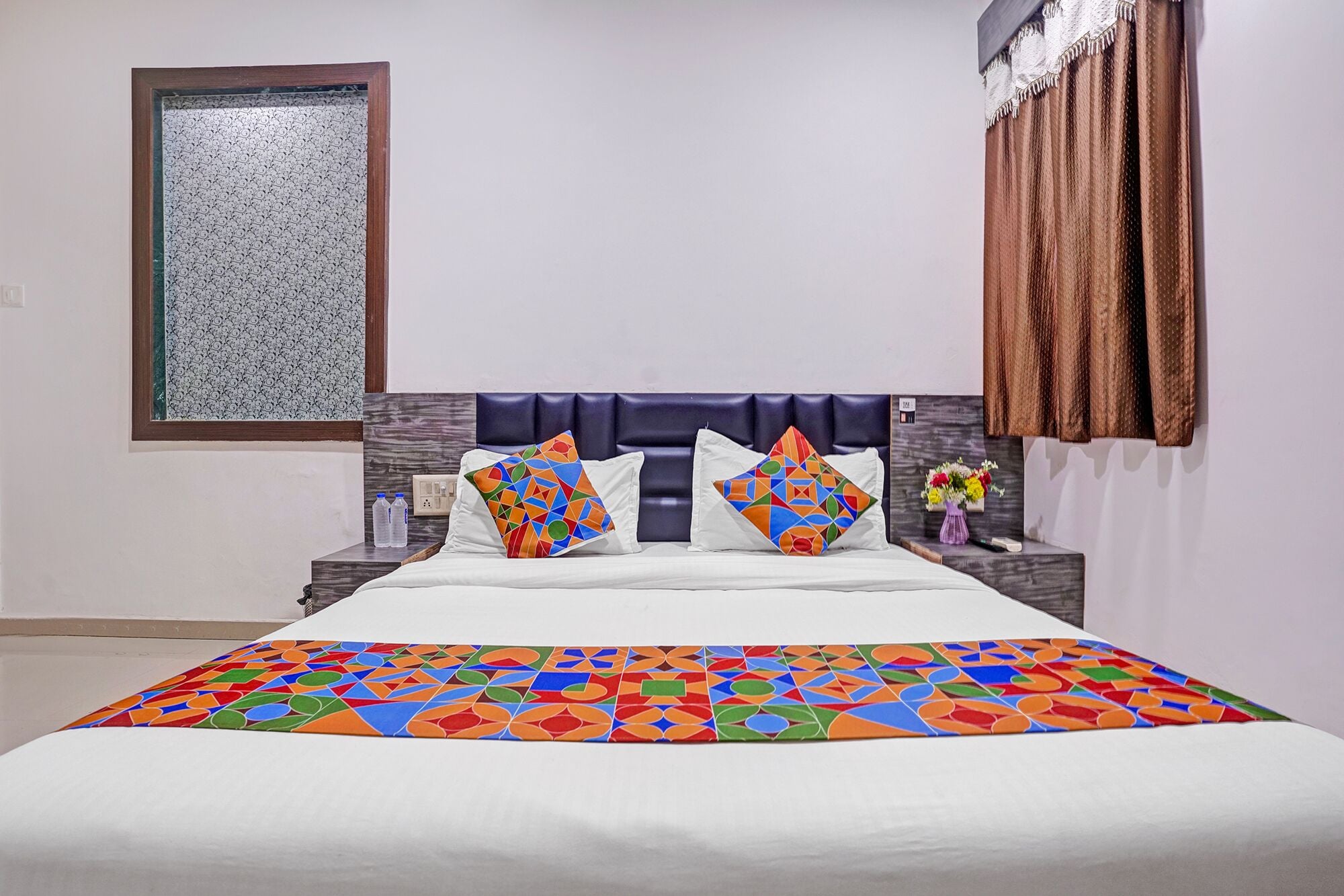 Egyptian cotton sheets, premium bedding, in-room safe, desk