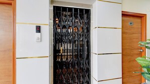 Elevator - Fabhotel Swagath Inn (Hyderabad)