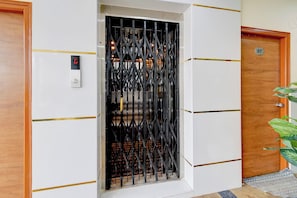 Elevator - Fabhotel Swagath Inn (Hyderabad)