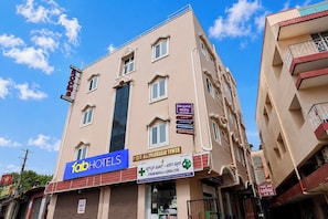 Front of property - Fabhotel Dhaya Grand Inn (Bengaluru)