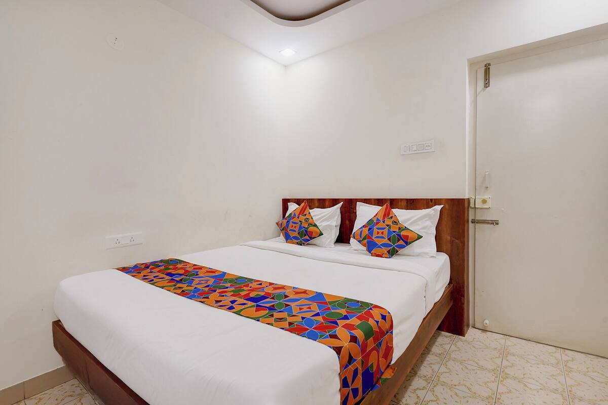 Executive Room | Egyptian cotton sheets, premium bedding, in-room safe, desk