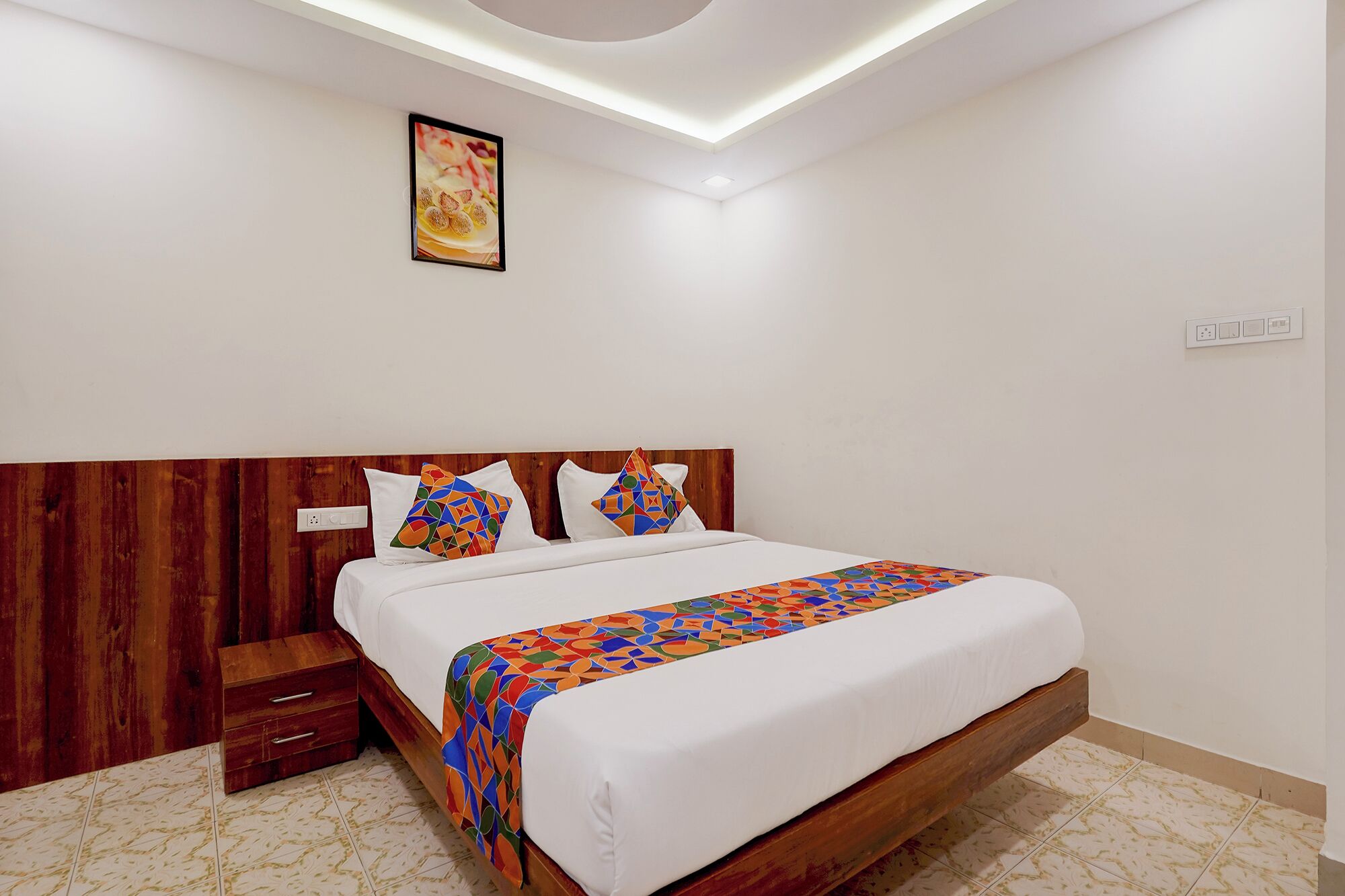 Egyptian cotton sheets, premium bedding, in-room safe, desk